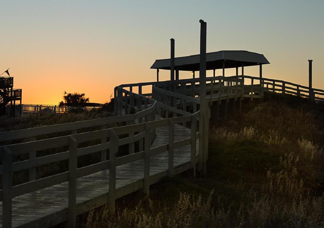 Atlantic Beach Resort, A Ramada By Wyndham Luaran gambar
